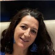 Soy una profesora con CAP y titulación para enseñar español, e inglés como lengua extranjera con mucha experiencia internacional